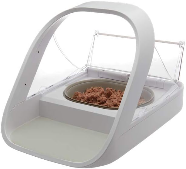Imagen de Comedero para mascotas SureFeed Sure Petcare con lector de microchip y tapa sellada, compatible con placas de identificación RFID, para comida húmeda y seca, blanco, necesita 4 pilas C (no incluidas).