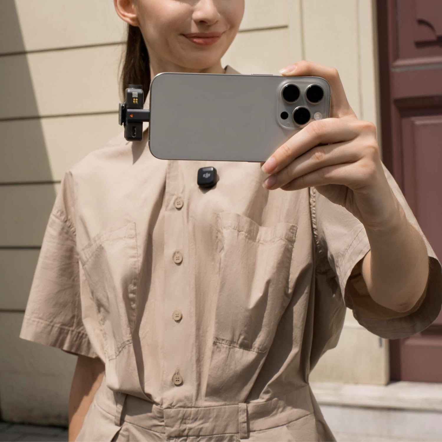 Imagen de DJI Mic Mini Micrófono Inalámbrico (1 TX + 1 RX), cancelación de Ruido, límite automático, micrófono inalámbrico Profesional para cámaras/iPhone/Android, Vlogs, Streaming, transmisión a 400 m