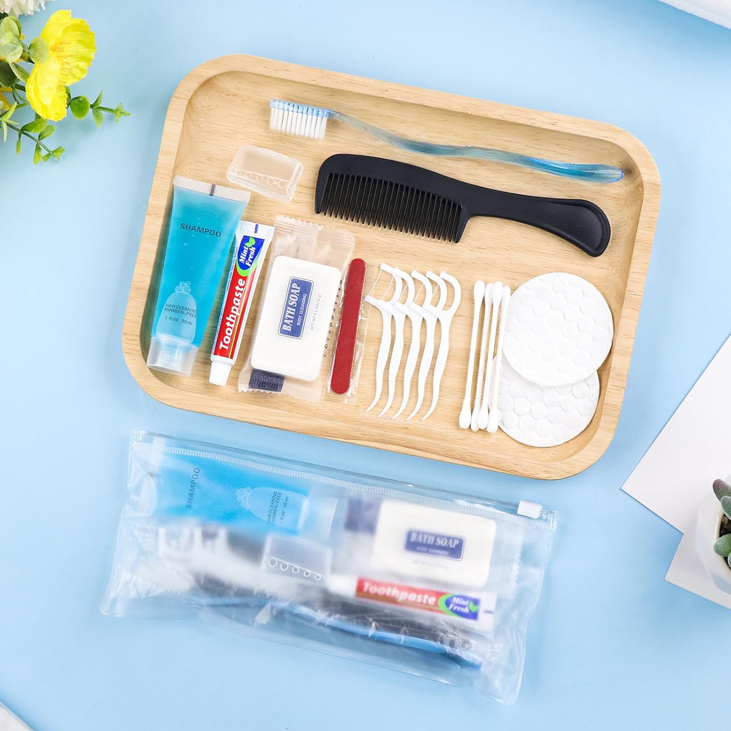 Imagen de Kit de aseo básico, empaquetado individualmente, kit de higiene personal a granel, suministros de cuidado para personas sin hogar, kit de aseo de tamaño de viaje para hombres y mujeres, bolsa