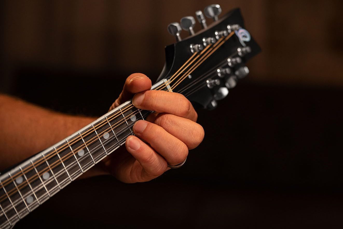 Imagen de Ortega Guitars Bluegrass RMAE30-WB - Mandolina estilo A - Serie Americana - Electroacústica - Abeto y arce con acabado satinado Whiskey Burst