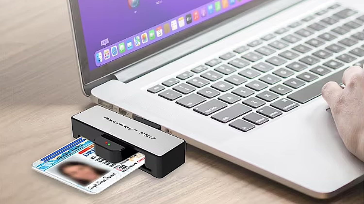 Imagen de PassKey Lector de DNI (Profesional)- USB C y A - Mac Intel-M1-M2-M3-M4 y Pro - Windows 10/11 y Linux Pro - Empresa Española con Soporte Personal.