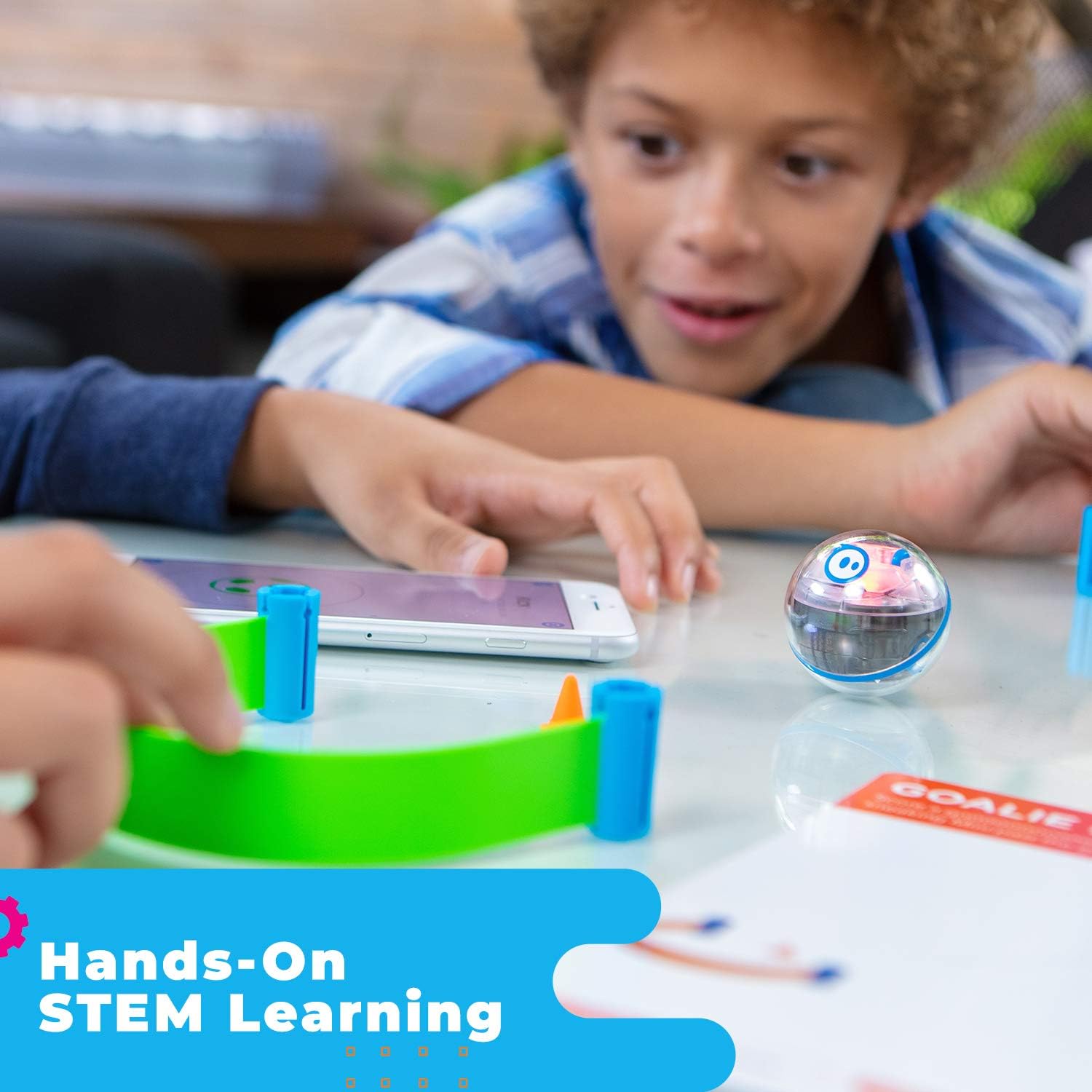 Imagen de Sphero Mini Kit de Actividades Bola robótica controlada por Aplicaciones y Juego de construcción de 55 Piezas de Aprendizaje Stem, Juega, aprende, codifica, a Partir de 5 años